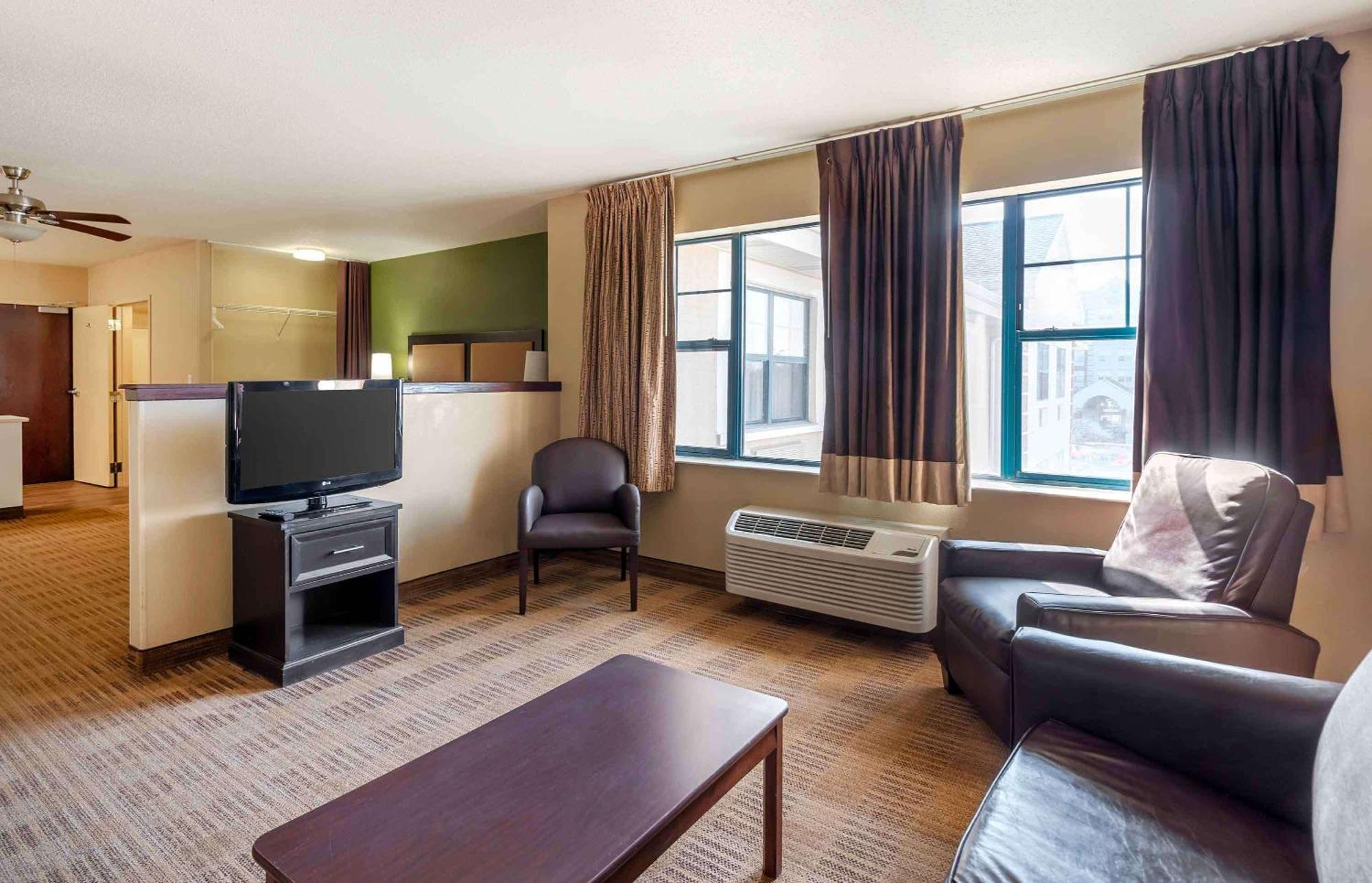 Extended Stay America Suites - Chicago - Woodfield Mall Schaumburg Eksteriør billede